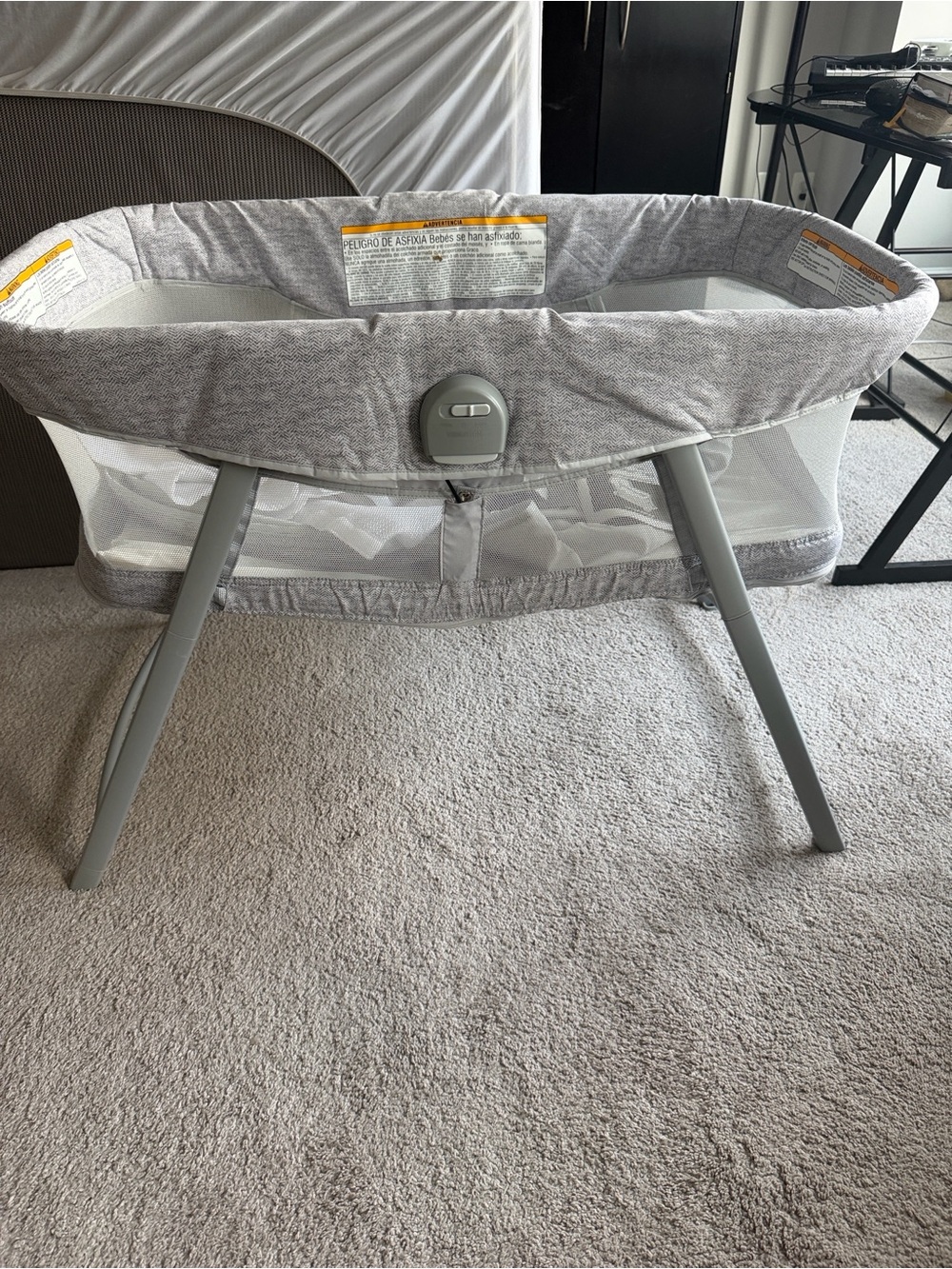 Graco 3-1 Grey Portable Baby Bassinet, PlayYard with Mesh Sides